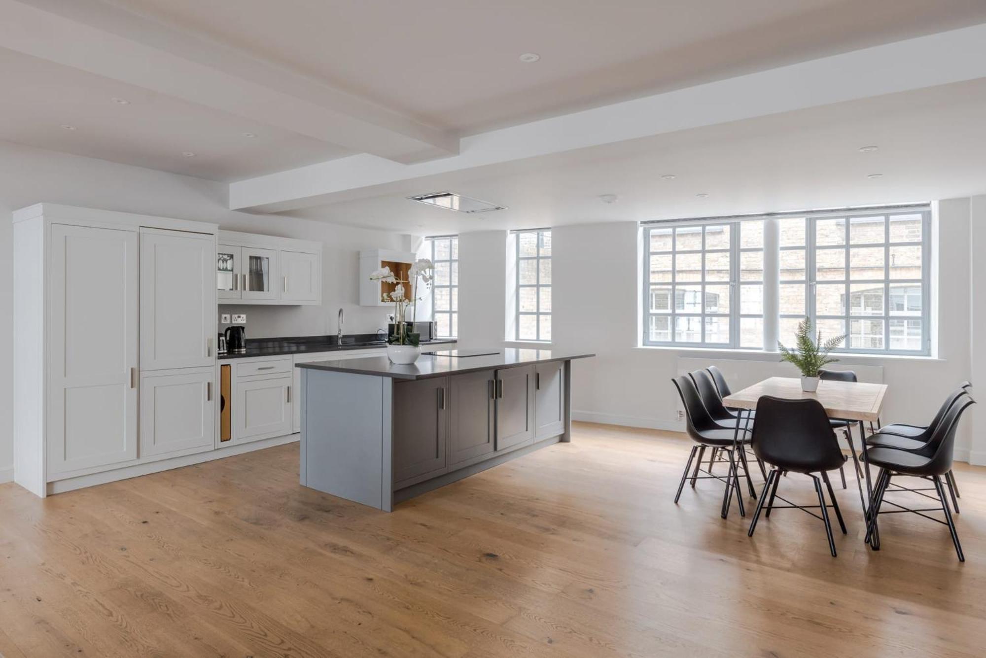 Apartament Circus Of Colour - Farringdon - By Frankie Says