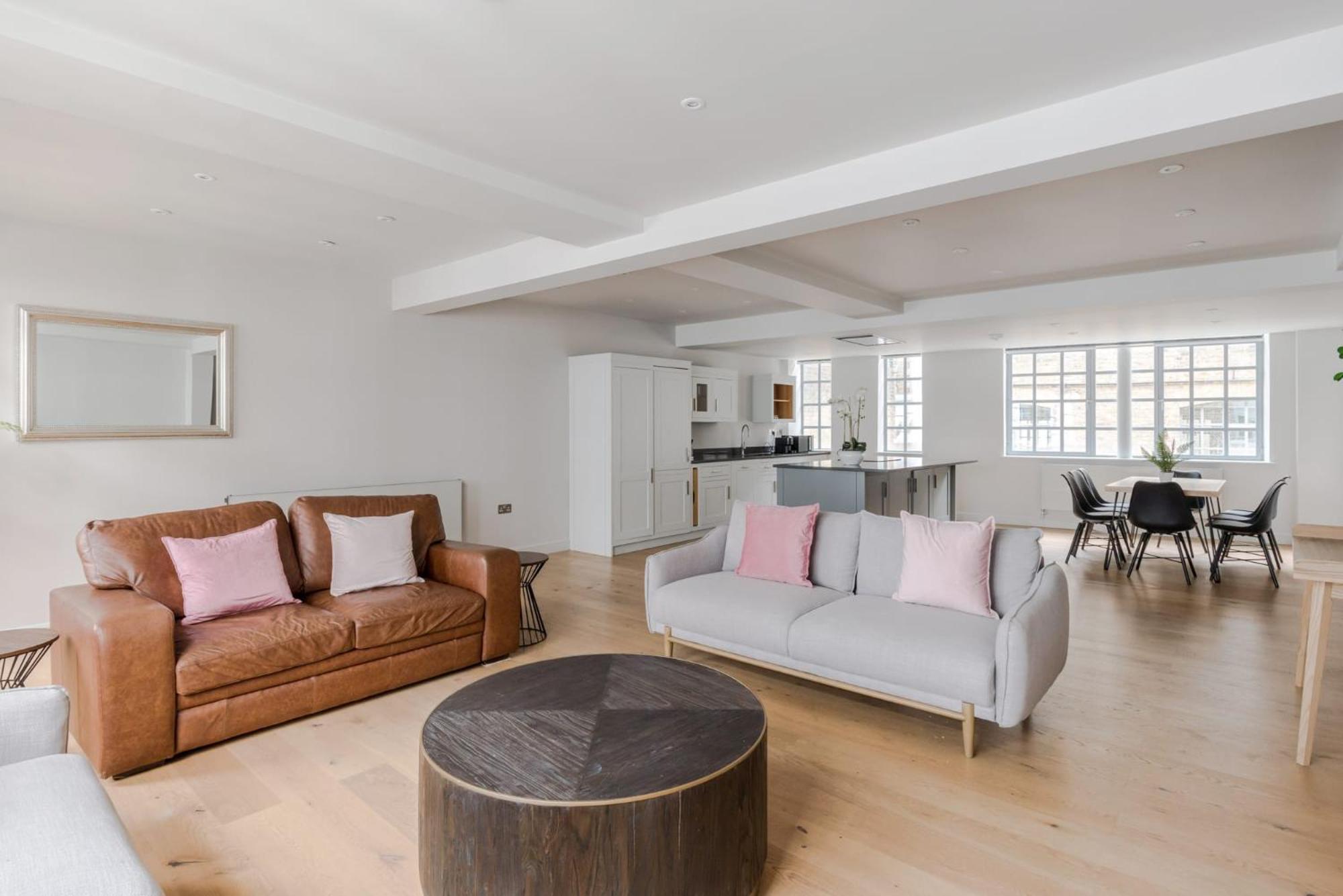 Circus Of Colour - Farringdon - By Frankie Says Apartament Londra